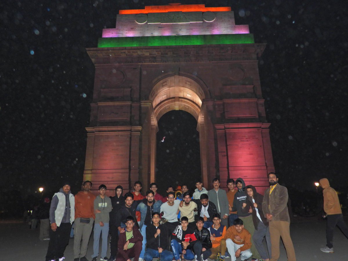 Bonvivant_00's tweet photo. Capacity Building Tour 2025 🇮🇳
7-day educational journey: Srinagar–Ambala–Delhi–Agra–Ludhiana–Udhampur–Srinagar, focusing on heritage, defence exposure &amp; experiential learning.
✨ Free of cost for students. @IndianArmyinJK @adgpi @NorthernComd_IA @ChinarcorpsIA https://t.co/4GpFHRgLVK