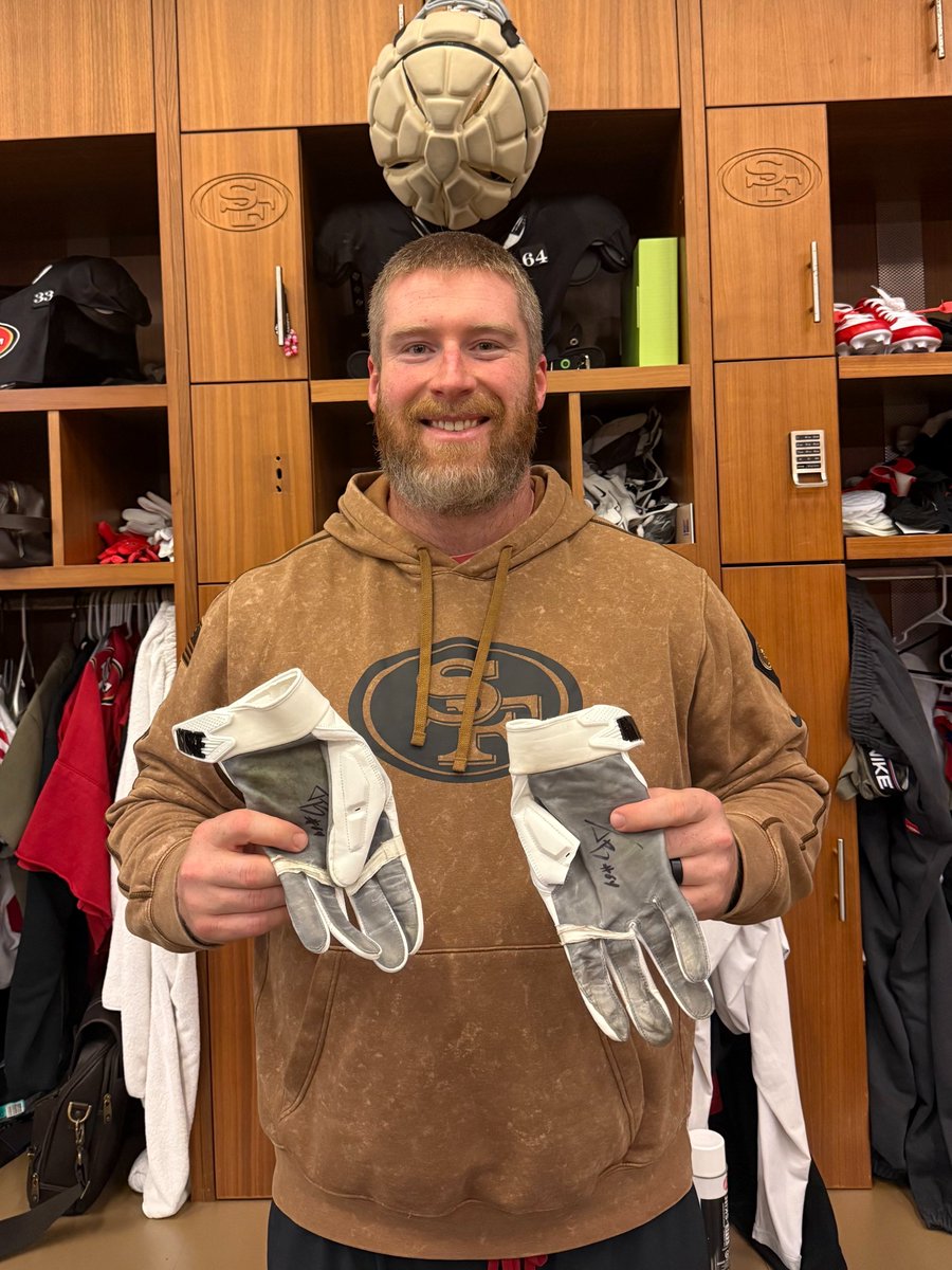 1⃣ REPOST = 2⃣ VOTES 

Repost for a chance to win signed Jake Brendel gloves  #ProBowlVote 

No purchase necessary. Official rules: 49rs.co/4pCoTBx