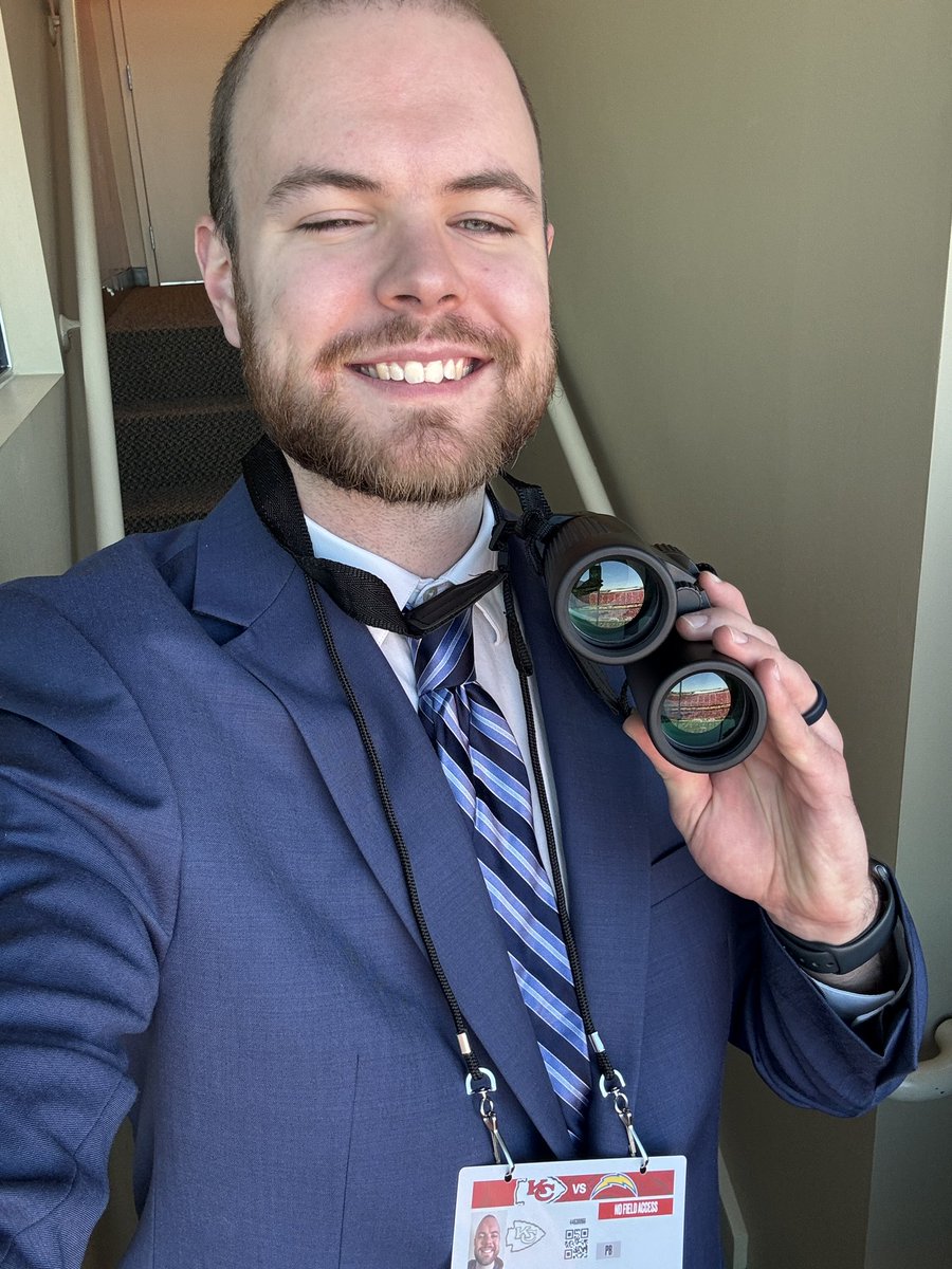 ryan_valenta's tweet image. Office today provided by @Chiefs 🏈👓