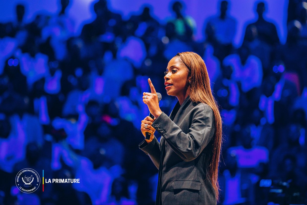 #Jeunesse 
13 décembre 2025| La Première Ministre Judith Suminwa Tuluka a pris part, ce samedi au gymnase du stade Tata Raphaël, à la grande rencontre entre le Président de la République, Félix-Antoine Tshisekedi Tshilombo, et la jeunesse congolaise, organisée par le ministère de