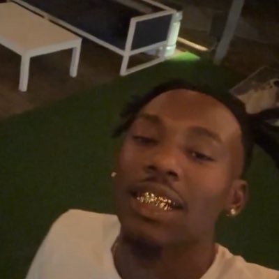 ZaeDeezy's tweet photo. #NewProfilePic https://t.co/MgJNAhfI6q