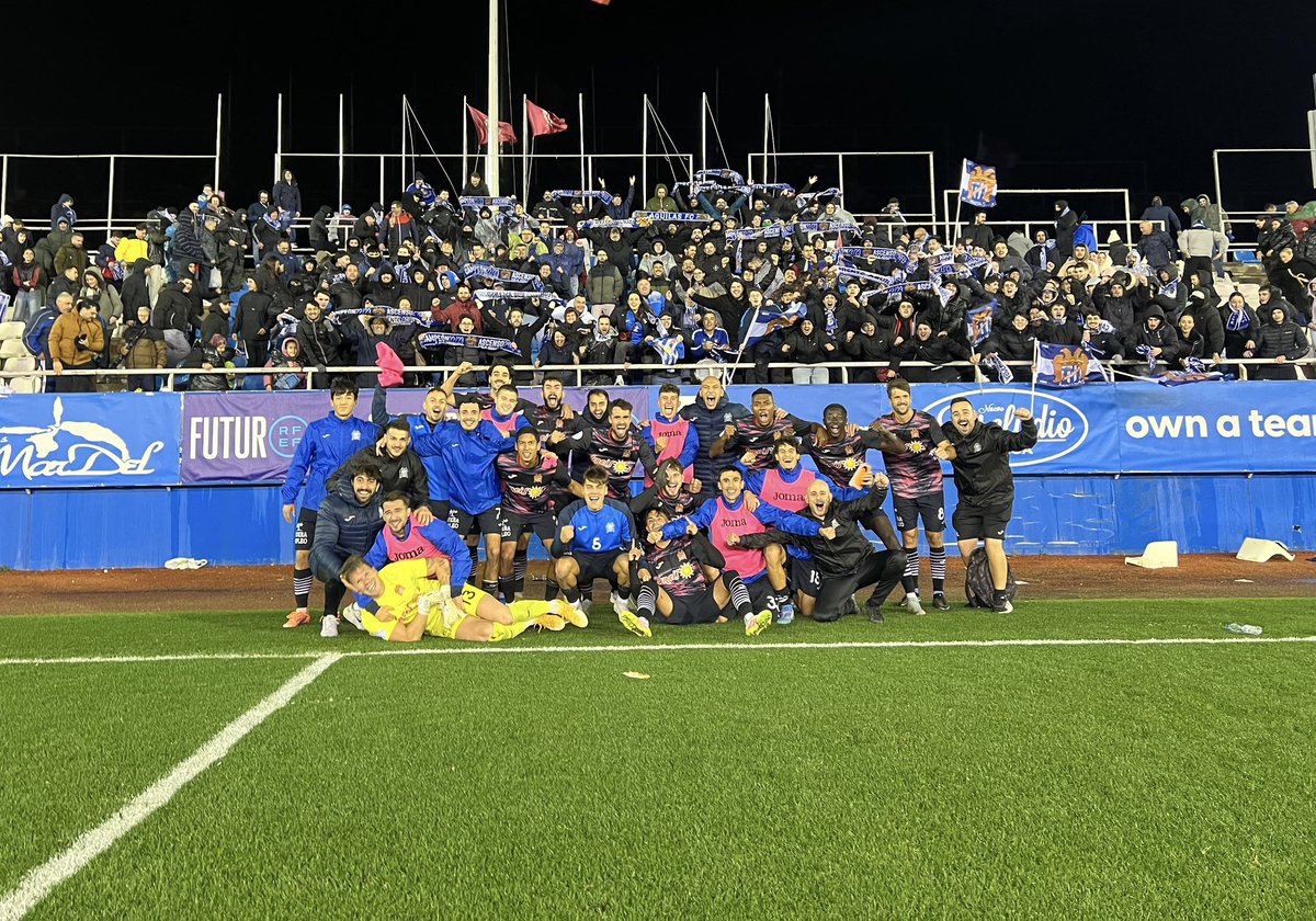 El ➕3️⃣ más especial en muchos muchos años. ¡Viva la madre que parió a este equipo y esta afición! 🥚🥚

#𝗖𝗮𝗺𝗶𝗻𝗲𝗺𝗼𝘀𝗝𝘂𝗻𝘁𝗼𝘀 🤝🏻 💙🤍