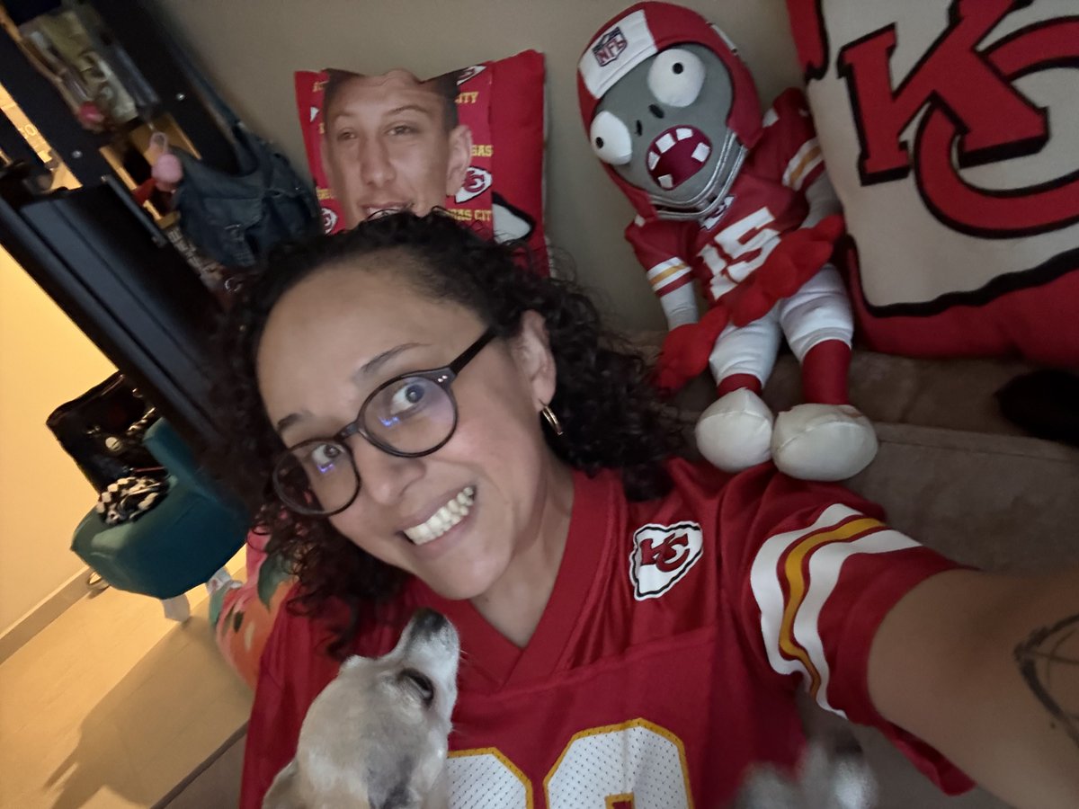 ingsolcarvajal's tweet photo. #NFLEnVix apoyando a los Chiefs #GoChiefsGo hoy ganamos!!! https://t.co/RxD3YY5yge