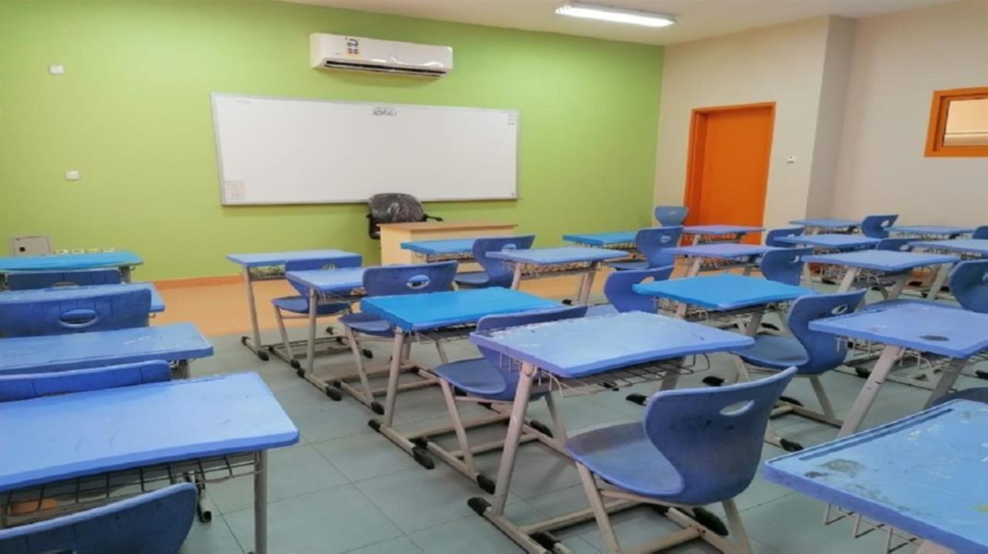 تعليق الدراسة الحضورية غدًا الاثنين في: أبها، أحد رفيدة، خميس مشيط، رجال ألمع، محايل، المجاردة، بارق، النماص، بلقرن، تنومة، الحرجة، الربوعة، الفرشة، سراة عبيدة، ظهران الجنوب، البرك، والقحمة 