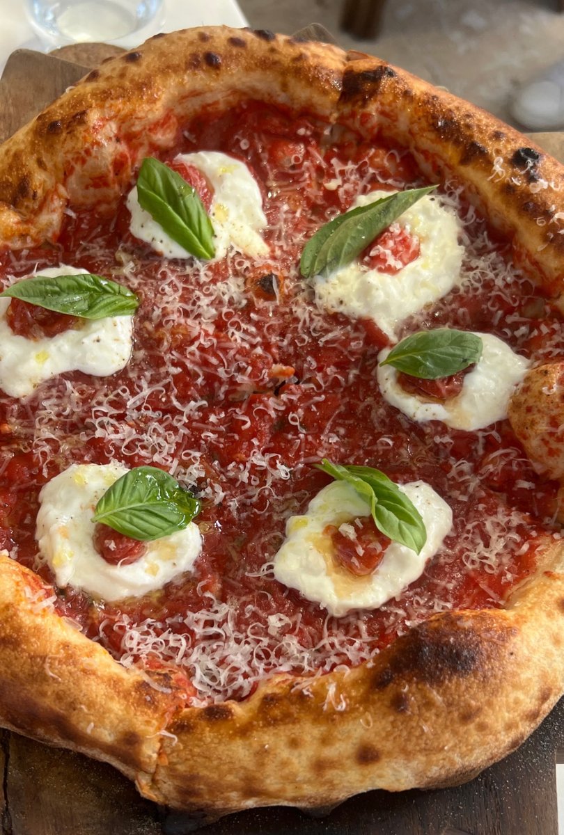 AndreyMcQueen's tweet photo. 🍕 @BellilloPizza is honored to host the legendary Trofeo Senza Fine at their Miami restaurant in Brickell, USA 🇮🇹🇺🇸

Thank you @giroditalia for bringing a true symbol of Italian sporting heritage across the ocean. 🚴‍♀️

Bellillo is proud to represent Italy and celebrate Italian excellence on American soil - where culture, passion, and sport meet. 🏆✨