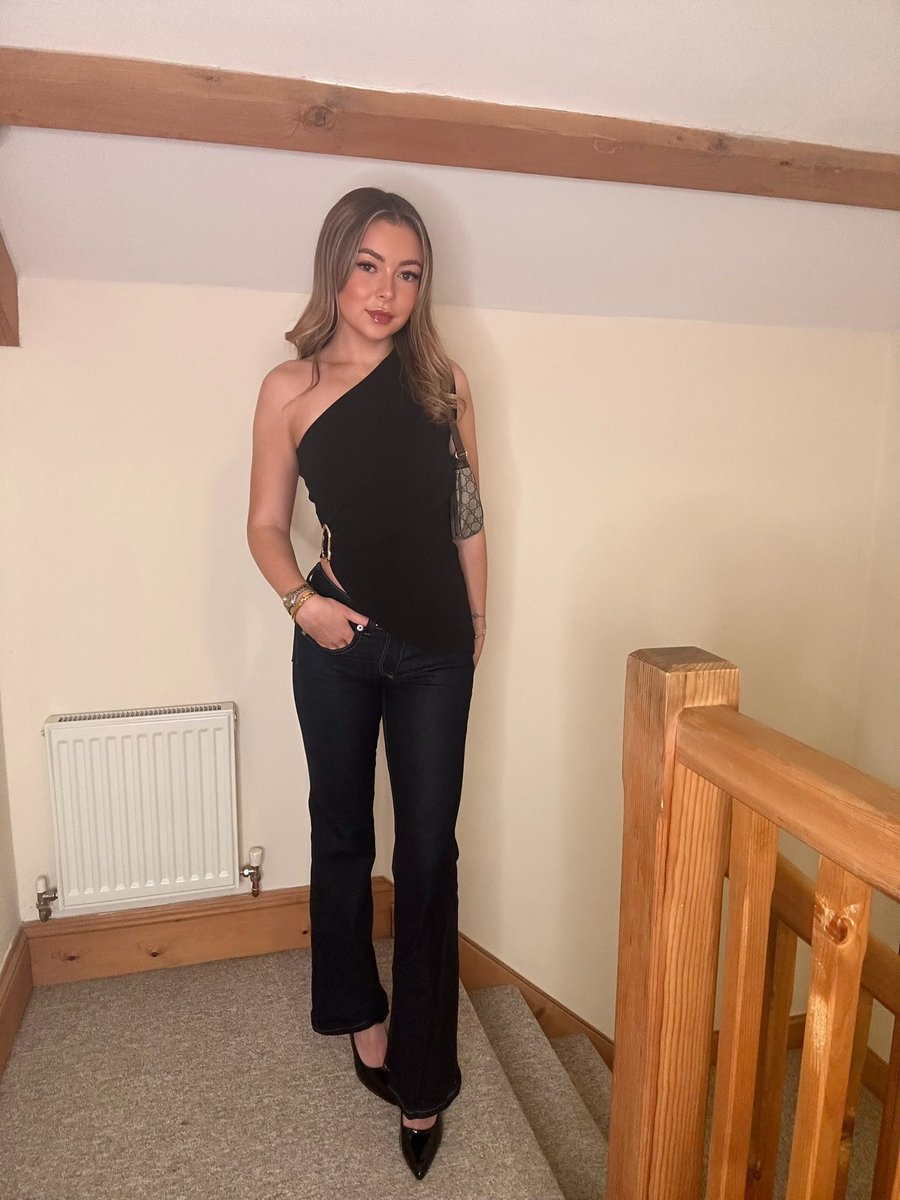 emily louise tweet media