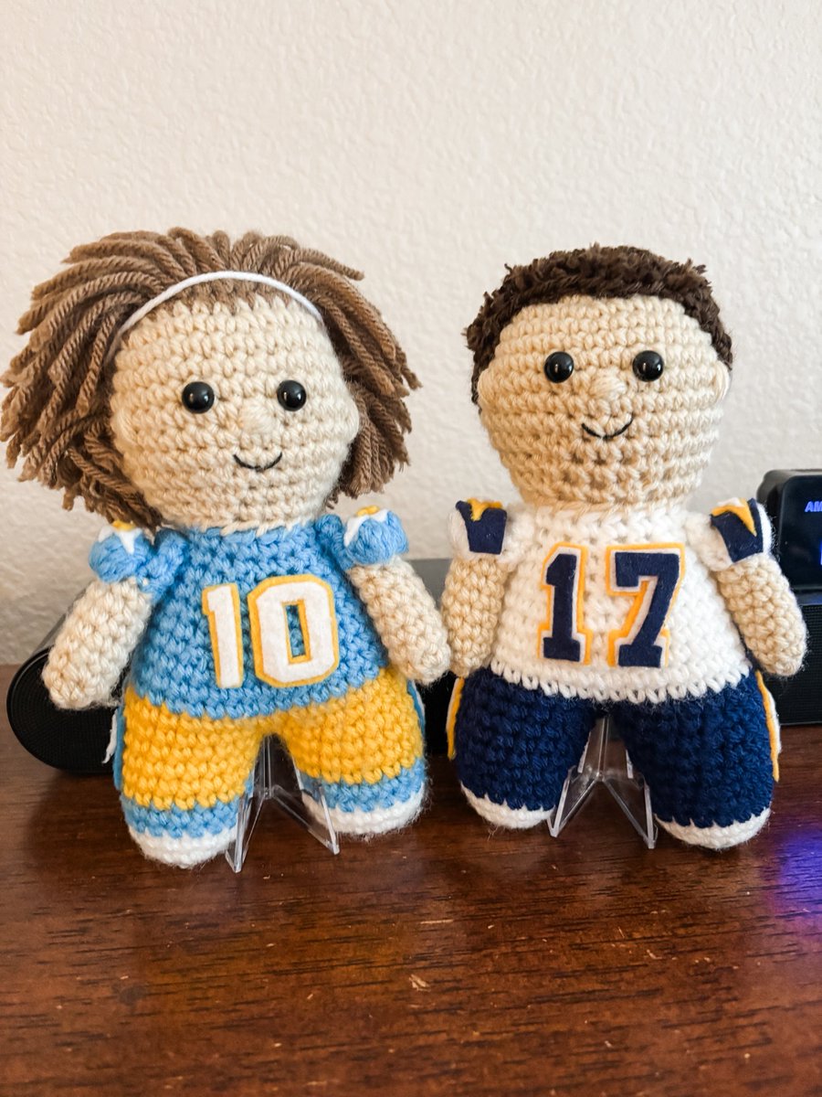 YetiOrKnot's tweet photo. Can you believe both these guys are playing football today? 🤯
#BoltUp
#ColtUp💙 https://t.co/JU5USqHUS7