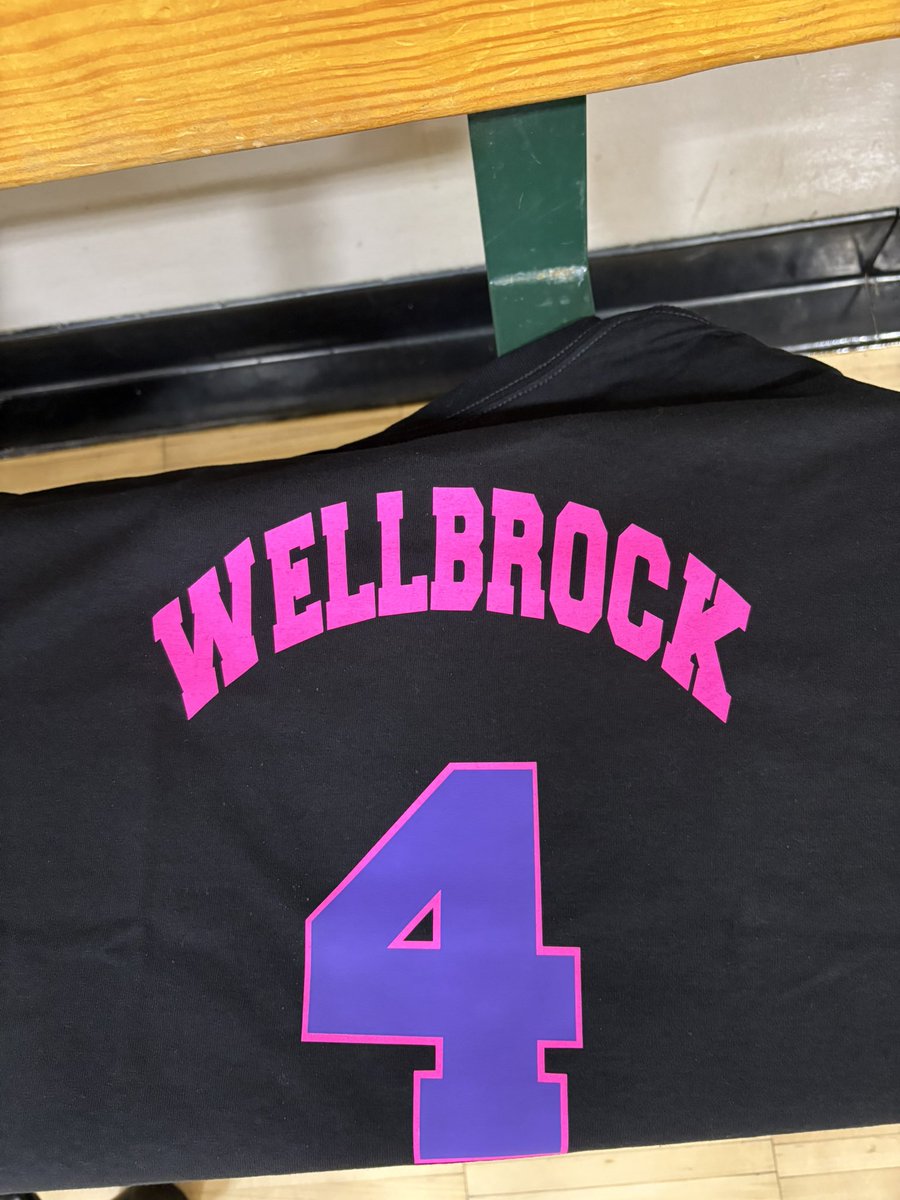 Man Cougars tweet media