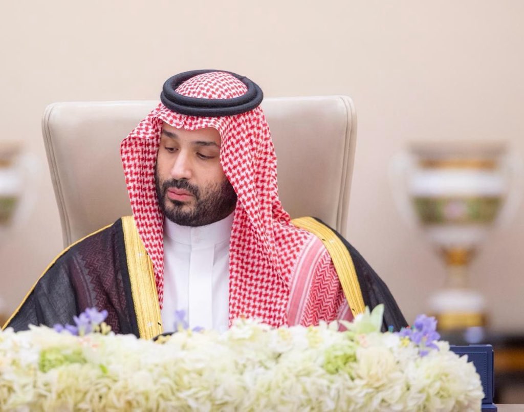 SaudiNews50's tweet photo. بعد تبرع ولي العهد السخي بمليار ريال، وإنفاذًا لتوجيهه الكريم :

بدء المرحلة الأولى من تسليم الوحدات السكنية للمستفيدين في مختلف مناطق المملكة.

•الدعم يهدف لدعم تمليك الإسكان للمستفيدين والأسر المستحقة في ظل ما يوليه سموه من اهتمام بالغ لتوفير الحياة الكريمة للمواطنين.

•العمل على إنجاز المشروعات السكنية المخصصة خلال فترة لا تتجاوز 12 شهرًا، مع أهمية الالتزام بأعلى معايير الجودة والحوكمة في جميع العمليات التشغيلية.

•اعتمدت "سكن" خطة تنفيذية تتيح البدء الفوري في التسليم من خلال 6 مراحل لتشمل كل مناطق المملكة عبر اختيار وحدات منفَّذة بواسطة مطوّرين وشركات وطنية مطابقة للمواصفات الفنية المعتمدة، بما يضمن أثرًا تنمويًا سريعًا وملموسًا.

•كما تباشر "سكن" بالتنسيق مع إمارات المناطق تنفيذ خطة توزيع شهرية تشمل منطقتين في كل مرحلة، تستهدف تنظيم الوصول للمستفيدين ورفع كفاءة عمليات التسليم.

•يُذكر أن توجيه سمو ولي العهد يأتي انطلاقًا من حرصه على ملف الإسكان بشكل عام، والمشاريع التنموية الموجهة لإسكان الأسر المستحقة تلقى اهتمامًا بالغًا من سموه؛ لما في ذلك من أثر كبير على الاستقرار الاجتماعي للأسر المستحقة والنهوض بأفرادها تنمويًا.

-