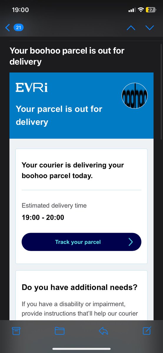 vickyhkr1810's tweet photo. @boohoo why am I paying for next day delivery with premium if your using @EVRI waste of money and my time… the  first email 15.11 the second email 15.25 absolute joke!! https://t.co/nJ7Aza6LVH