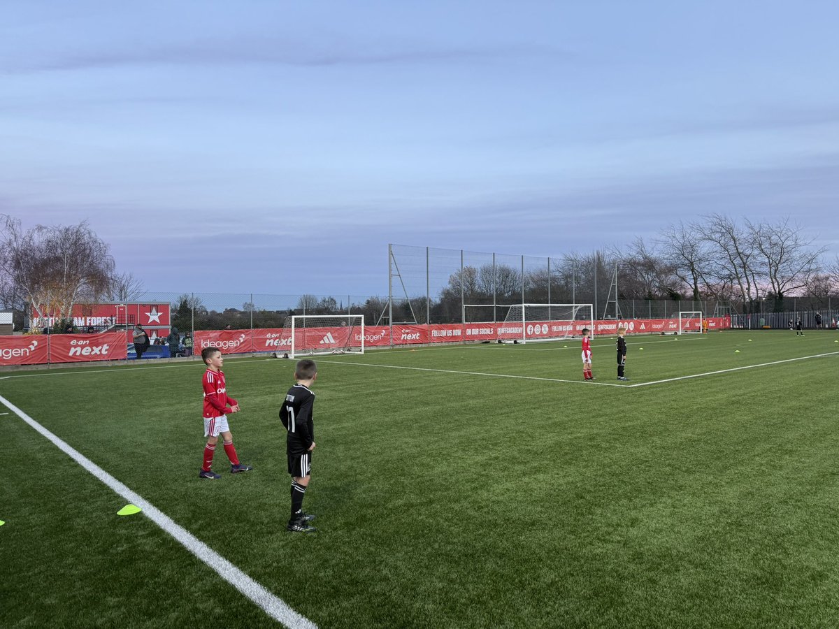 JayCatton's tweet photo. Great weekend of football, experiences and memories with Henri and @the_nomads U9s.
⚽️ @NFFC away yesterday
⚽️ @ManUtd at The Cliff today in Christmas Cup
Top weekend of football, fun and time together. What the beautiful game is all about.
#topweekend #smiler https://t.co/GQBXhtXg1X