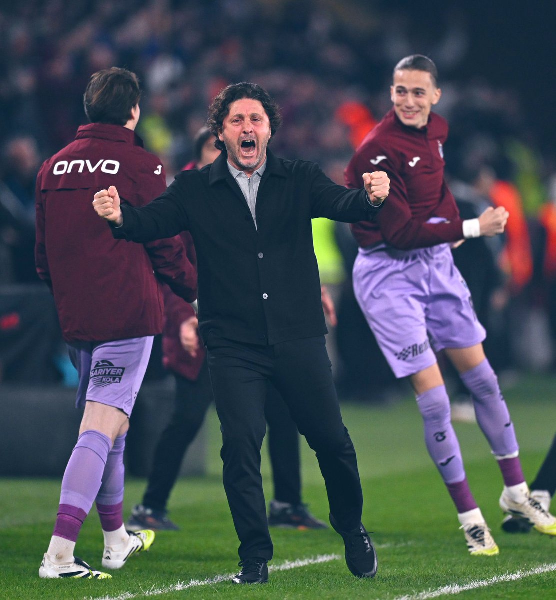 MÜCADELENİ, EMEĞİNİ, ÇABANI GÖRÜYORUZ

Arkandayız, seninleyiz #FatihTekke <a href="/Trabzonspor/">Trabzonspor</a>