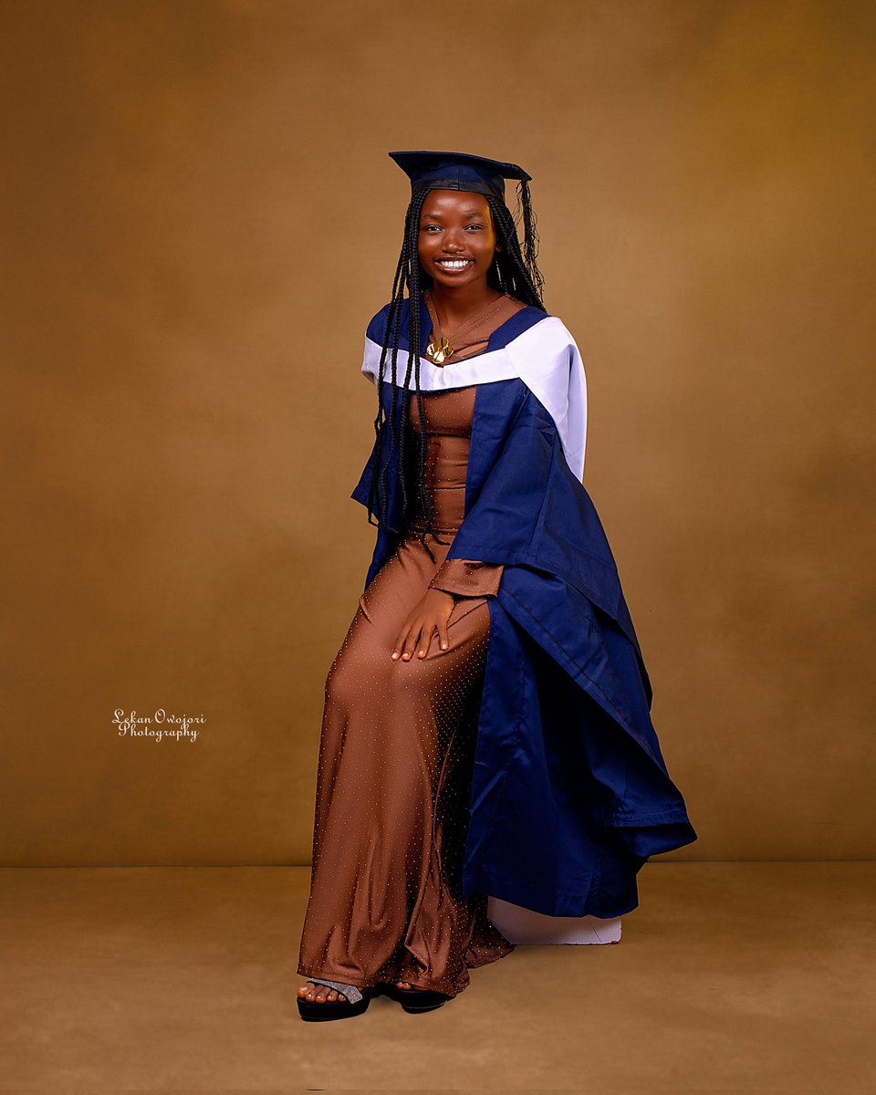 alabimercy285's tweet photo. I don graduate!!

Reintroducing:
Alabi Mercy Oluwafolakemi 
https://t.co/kYfaqYr3vQ. Accounting, MNIM, ACA in view 
Obafemi Awolowo University 

Thank you Jesus!!

#graduation #graduate #oaugraduate🎉❤️👩‍🎓 https://t.co/fdRtDIUbVu