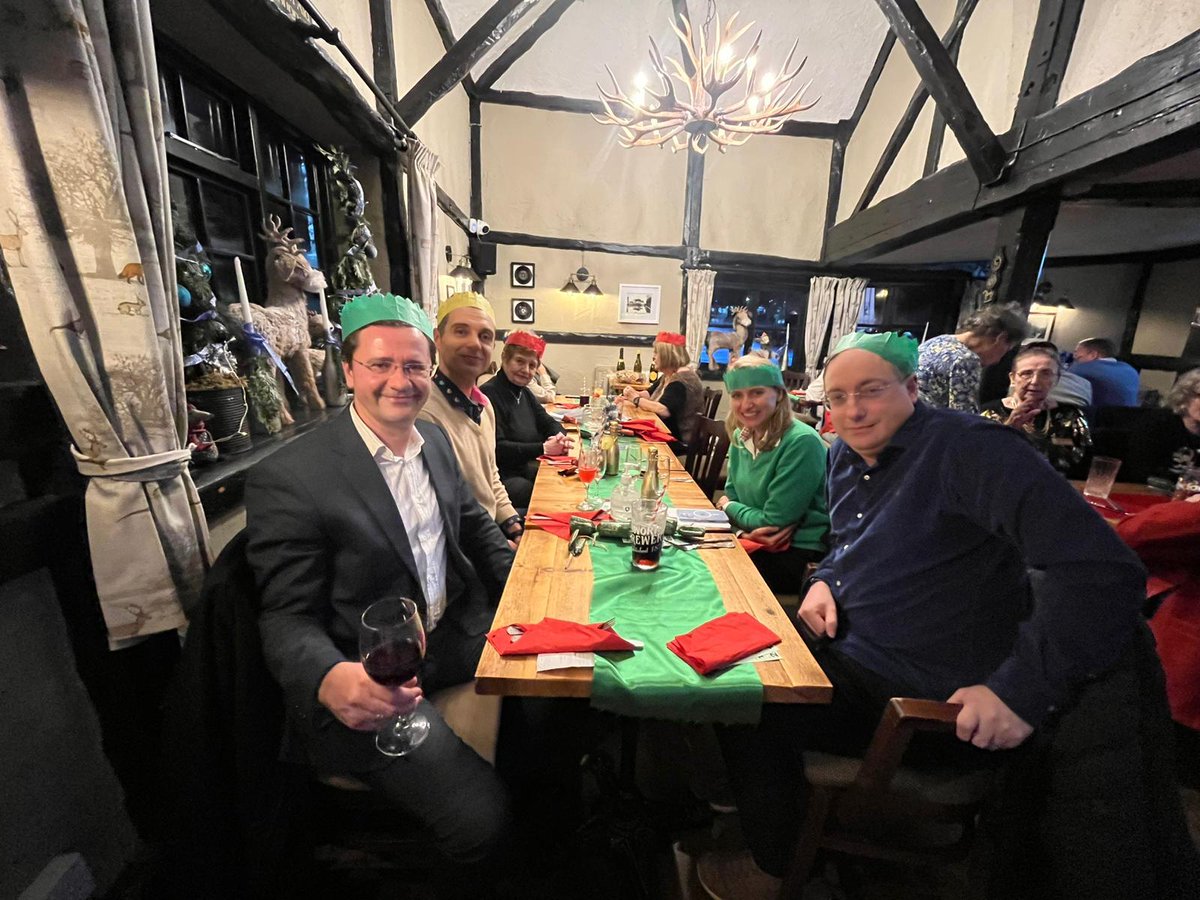 A wonderful festive evening for Rotary Windsor St George Club at The Fox and Castle. Marking the festive season with our Christmas celebration this year!📷📷📷
#RotaryClub #RotaryInternational #ChristmasCelebration