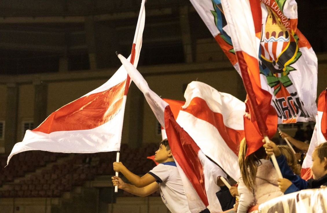 Caerse y levantarse. Este club no conoce otra fórmula.

🫵🏻 Blanquirrojas, blanquirrojos: este próximo domingo tenemos una misión, y necesitamos de todos vosotros.

#AmorSinRed