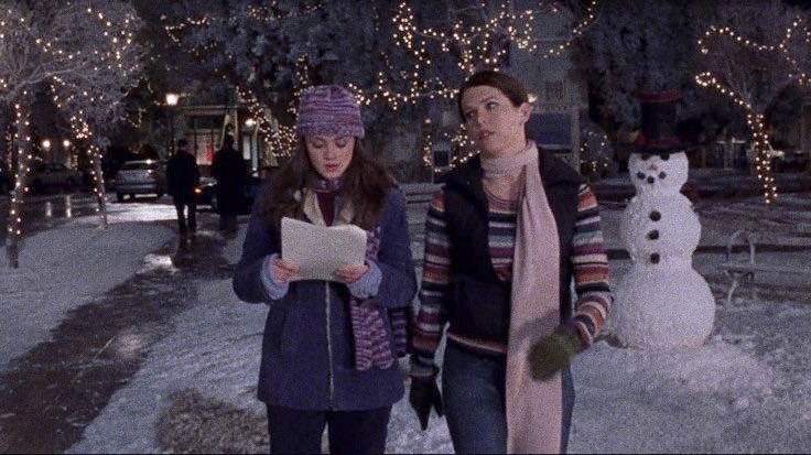 pamvonhadder's tweet image. winter in stars hollow ☃️