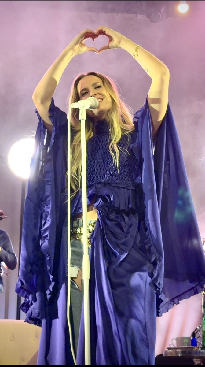 Stoppppp she’s so cute.