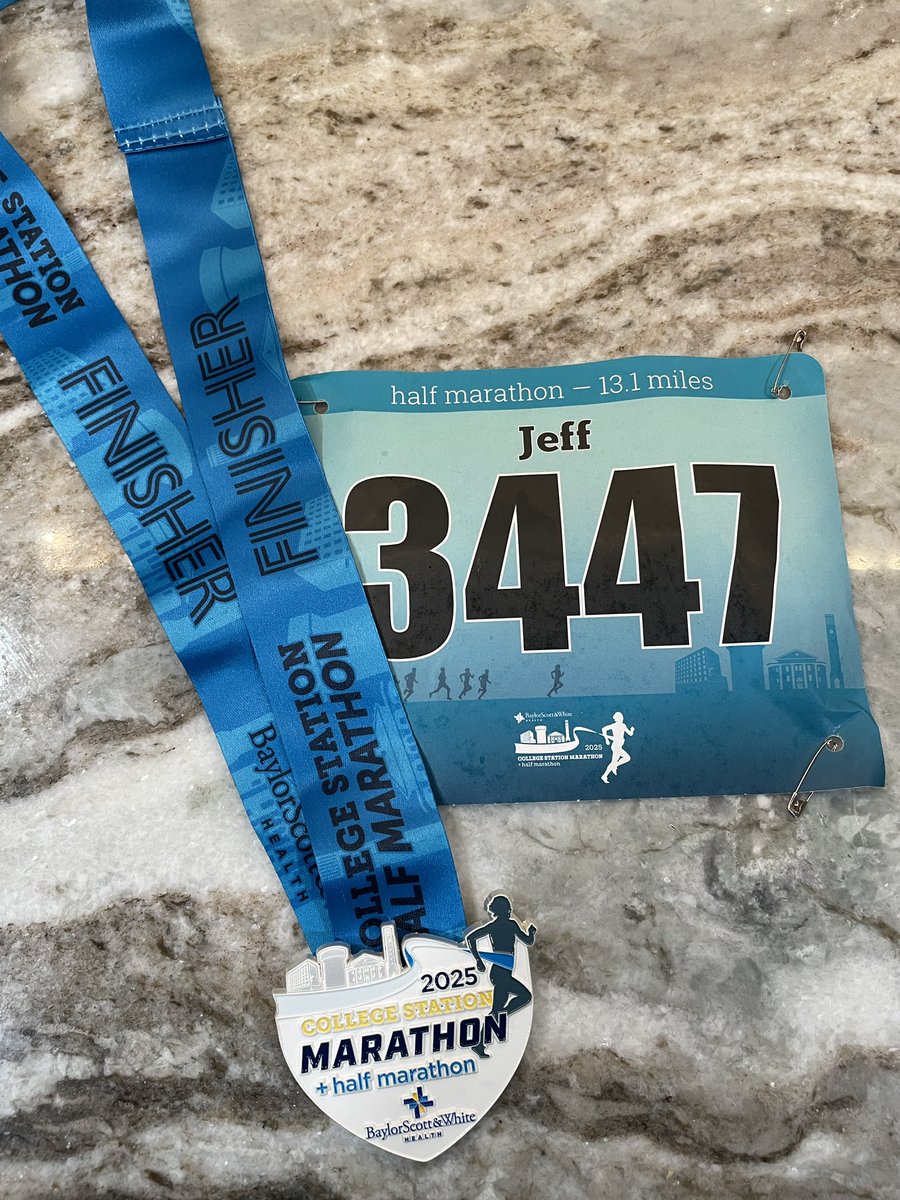 Mann4Edu's tweet photo. Well… @amann4edu, her father & I laced ‘em up again for the @BCSmarathon‼️
We all ran well & was appreciative of the cooler weather 😀
Get ready @HoustonMarathon — we are getting ready for you‼️
#TeamMann #Fitleaders https://t.co/aFJruoIWfd