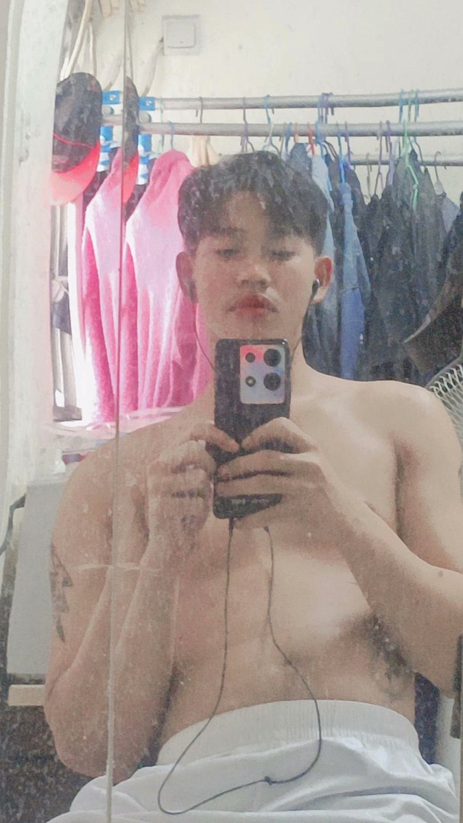 Stvbg_06's tweet photo. คืนนี้มันจะเหงาไปไหนน #fwbกทม
#onsกทม #เรียลชาย https://t.co/z4jOdjMBLI