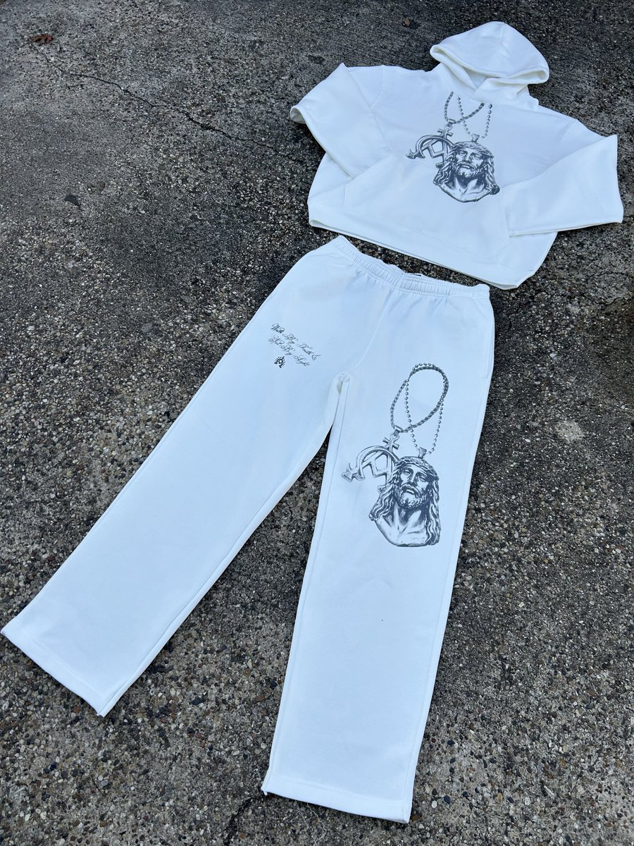 AstrellaSouth's tweet photo. Order Now Get It Before Christmas!
Every Order Placed In The Next 48 Hours Will Automatically Enter You In A Raffle To Win 1 of 3 Exclusive Denim Duffle Bags (Not Available For Purchase). 
No Restocks
Everything Pre Made 
Free Shipping On Orders Over $150
https://t.co/ouNYYT96Mo https://t.co/6HR1y01YFc