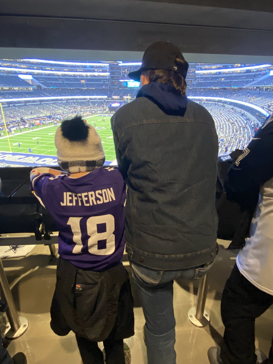 MichaelWaldie1's tweet image. Santa Claus came early for the boys! #GodWins #DallasCowboys