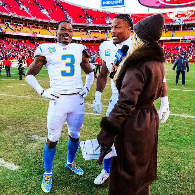 No words can do justice to how big their interceptions were today…… 👏🫡

#ProBowlVote Derwin James Jr.
#ProBowlVote Daiyan Henley