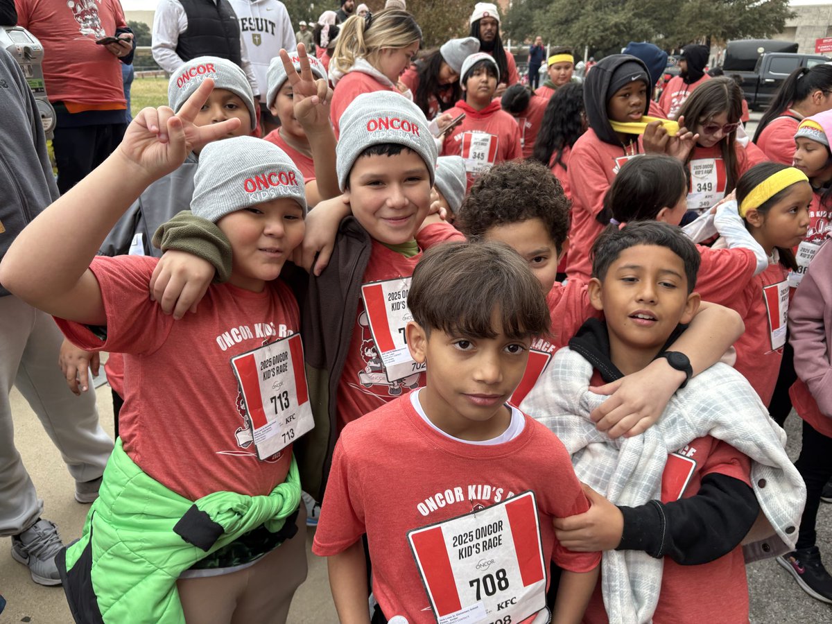 CoachJoelMC's tweet photo. 🦉Jack Lowe Owls showing their school spirit at the Kid’s ONCOR Race!
Great job to all of our runners! 👏@JackLoweSrES @HPEDallasISD https://t.co/63JxDji0bo