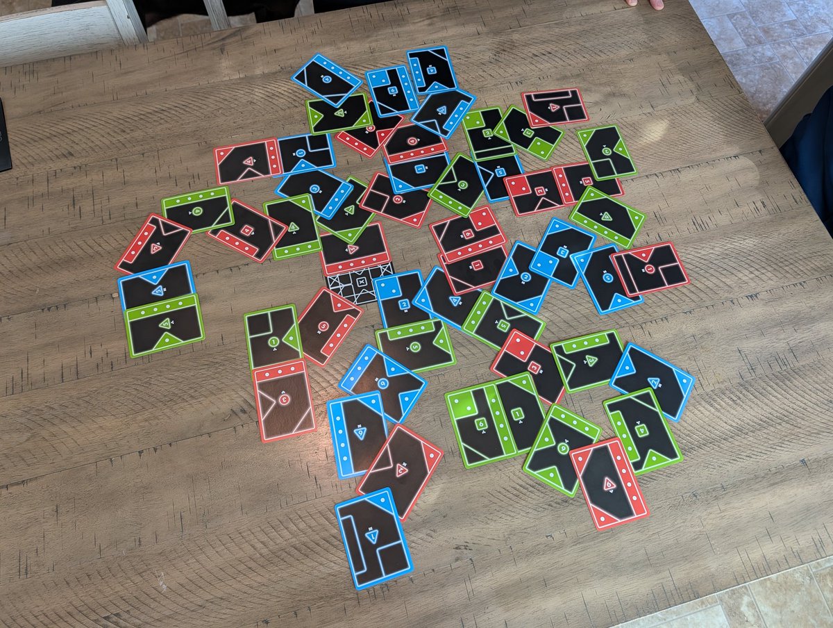 drewstees's tweet image. I had a fun time playing Tacta today. Perfectly tickled that spatial planning part of my brain, plus sprinkled in some strategy to protect your points. A simple, quick, and unique game that's great for the family holidays! 👍

#tacta2025
#boardgames
@TheOpGames
@DexEnvoy