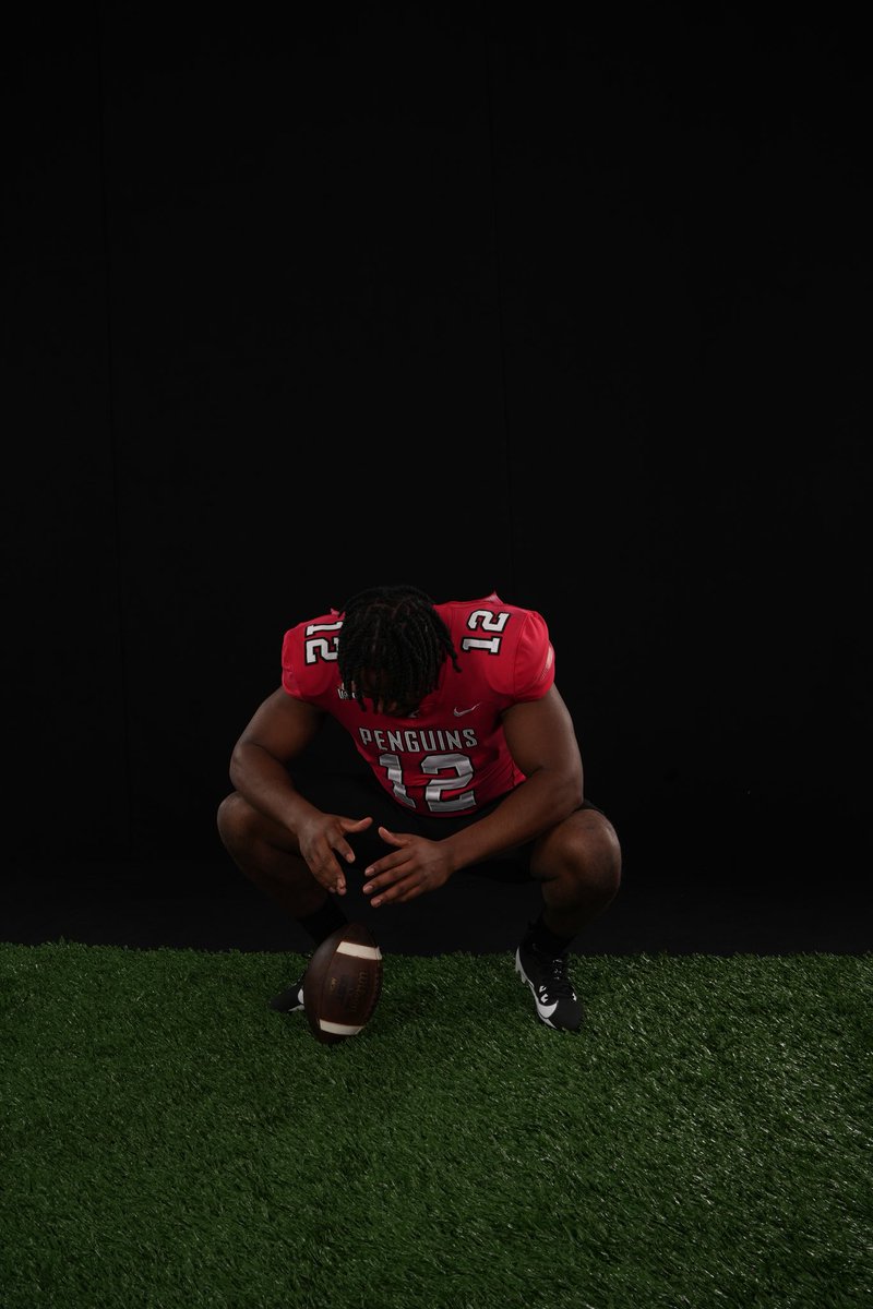 Desmond Brown 6’3 250 DE/OLB tweet media