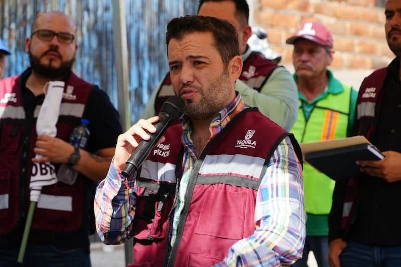 noticias_gab's tweet photo. 🔴Alcalde de Morena extorsionó a tequilera: pedía 20 millones

De acuerdo con denuncias ya conocidas, el alcalde de Tequila Diego Rivera Navarro exigió casi 20 millones de pesos a la tequilera José Cuervo para permitirle seguir operando en el municipio. 

Todo esto, sin importar el impacto económico para trabajadores y sus familias, que dependen directamente de la empresa.👇