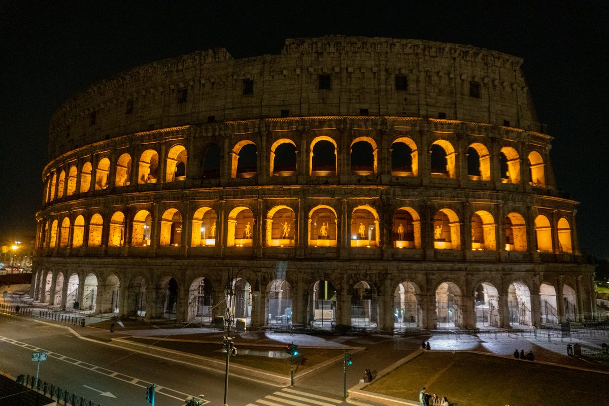 maxinfinitypics's tweet photo. VENI, VIDI, VICI ⚔️

Estoy seguro de que si hubiera luchado en el Coliseo como un gladiador, habría vencido con honor y gloria. 🏛️

#Roma #Coliseo #VeniVidiVici #Historia #ImperioRomano #Viajes #Travel #Italia #Rome #romanempire #Gladiadores #gladiators #colosseum #colosseum https://t.co/xabLaYkn1R