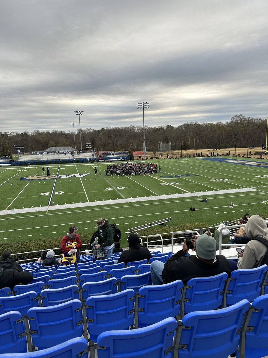 peytonW_51's tweet photo. Great camp @Top200Football today! Thanks to all the coaches who talked to me afterwards! @CoachWalker_M @coachsmith06 @CoachB_NGU @Coach_DSmith28 https://t.co/uQdtU9LkEg