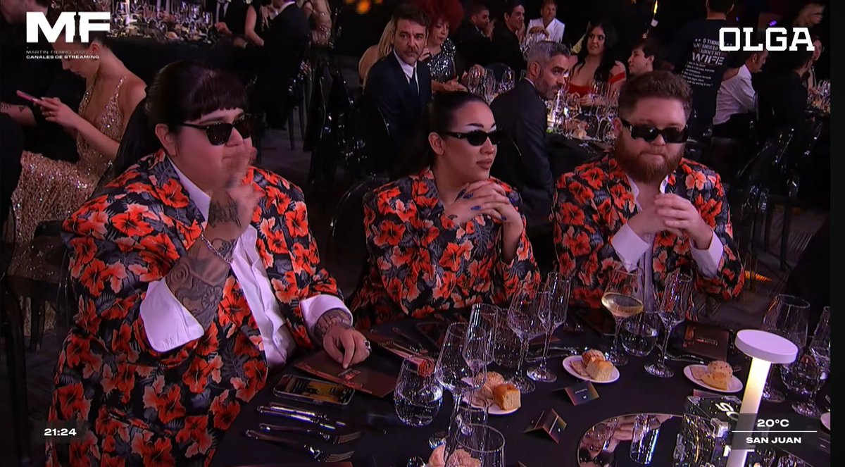 joselyn_______'s tweet image. Mis lauchas mis sheylas 
#MartinFierroStreaming
#MartinFierroxOlga