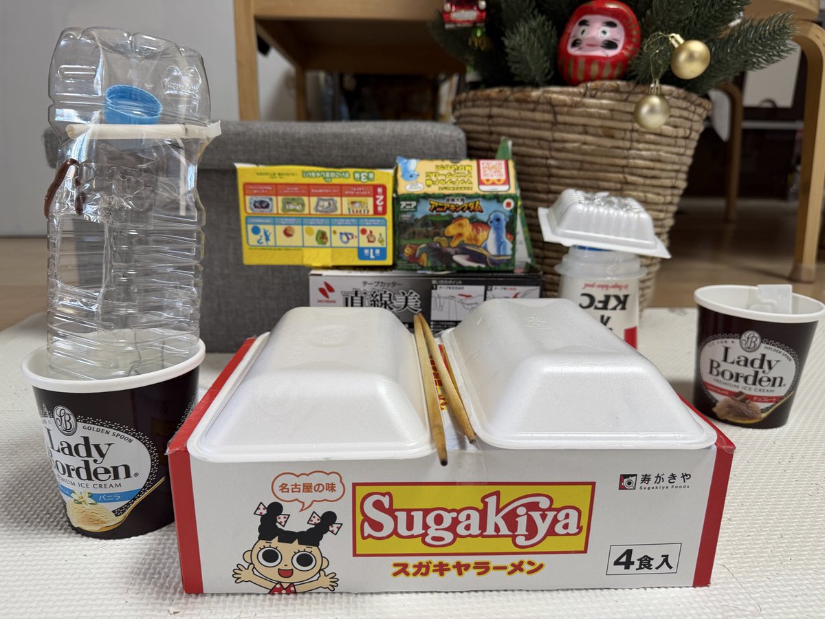 occhikey's tweet photo. この廃材を使って子どもドラムを作るという約束をして見送ってしまった。やばい。幼稚園に持って行っても危なくないスティックを作れば何とかなる、！はず！みてろよ！ https://t.co/vIRpIAsTSP
