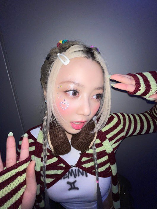 M1NQU4's tweet photo. 🐝🐛🐝💖💛💚 https://t.co/p5ePxd1y2q