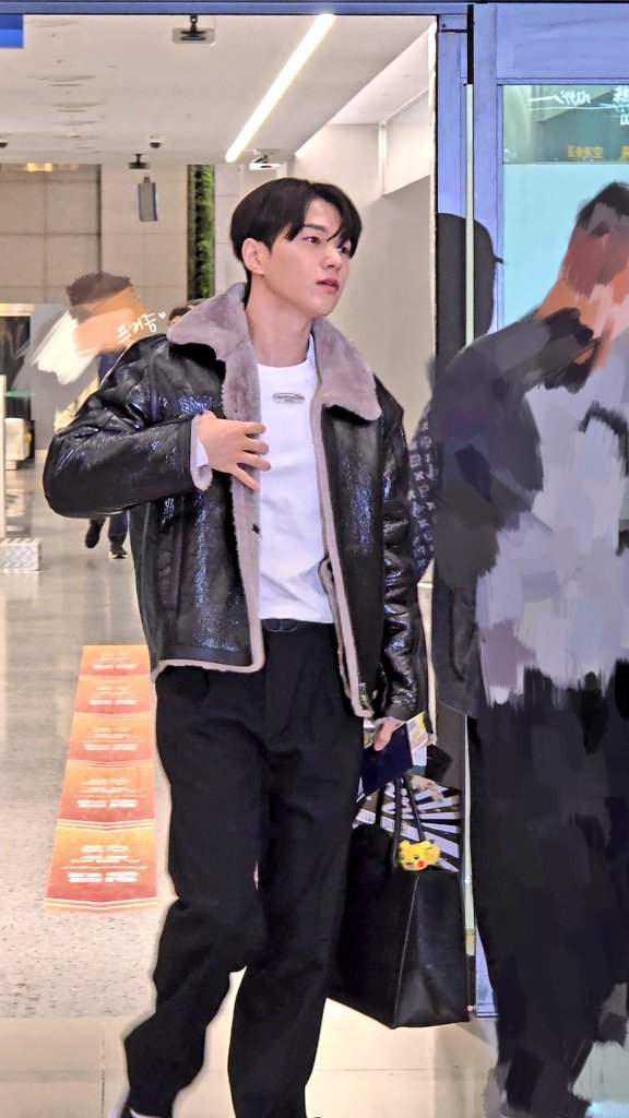 문 열리기 전부터 알아볼 수 있는...
엘타쿠 가방.........ᱍᱍᱍᱍᱍᱍᱍᱍᱍ