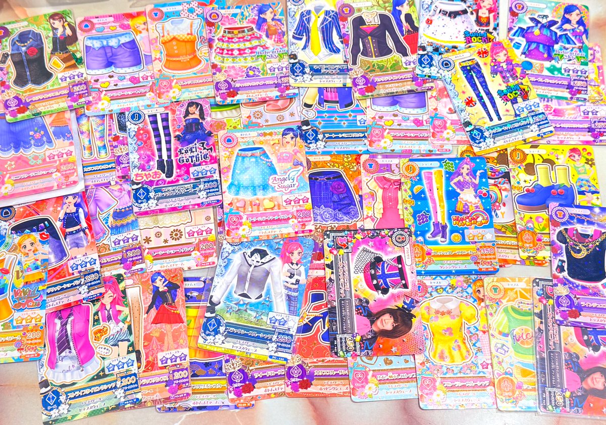 アイカツカード  １枚100円 アイカツ カードなどが入荷してます。 各100円⭕️ #アイカツ #アイ