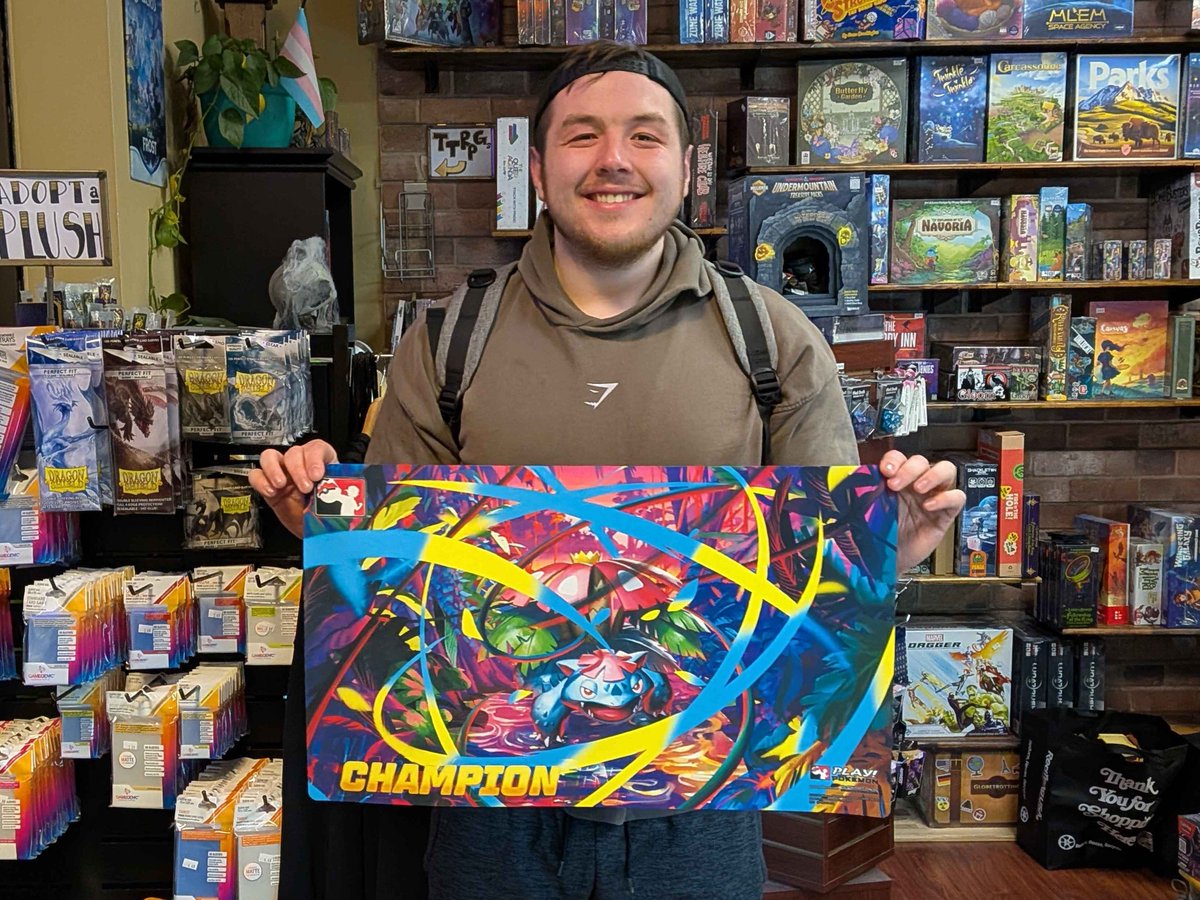 Congratulations to our December League Cup winner Andrew, running a lethal Dragapult/Dusknoir deck!
<a href="/playpokemon/">Play! Pokémon</a> #PokemonTCG
