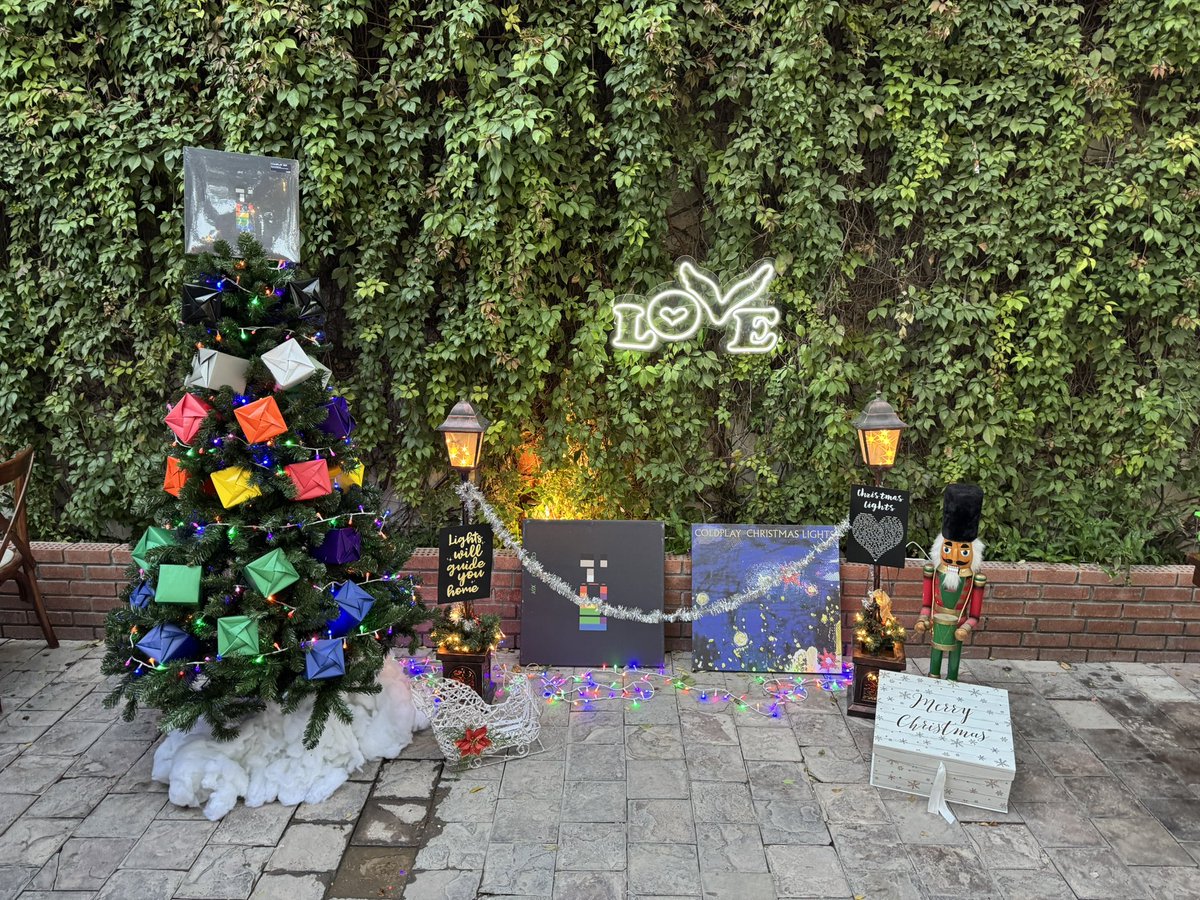 Multiverso Coldplay tweet media