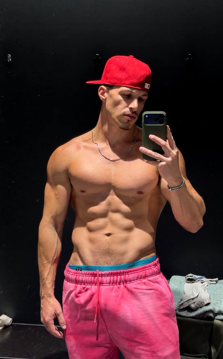 Zac tweet media