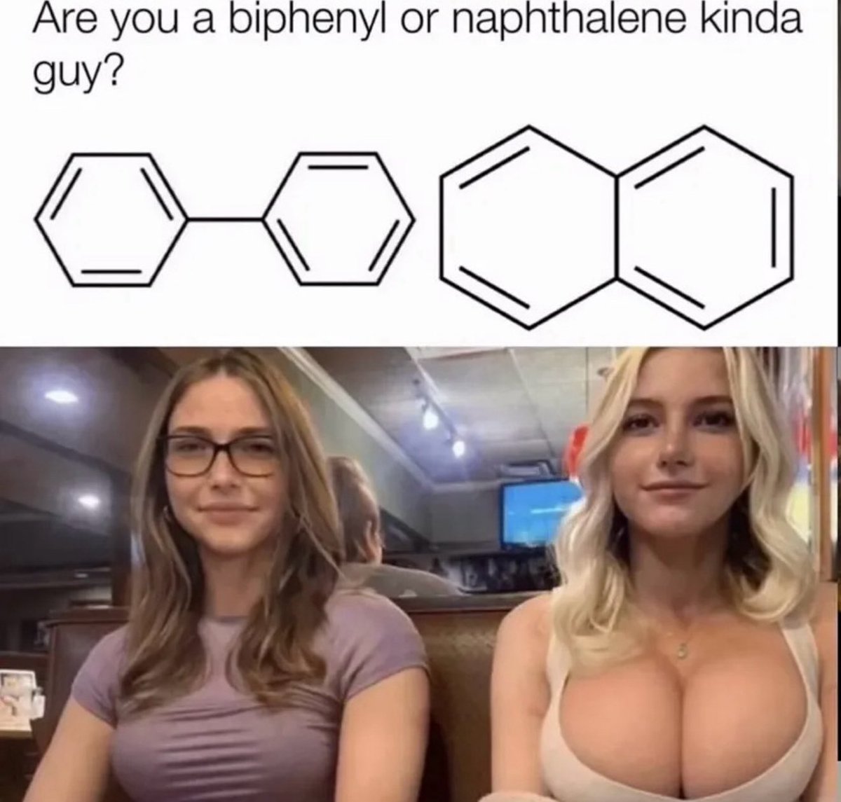 downbadcomment's tweet photo. left or right? https://t.co/1NNs5k0688