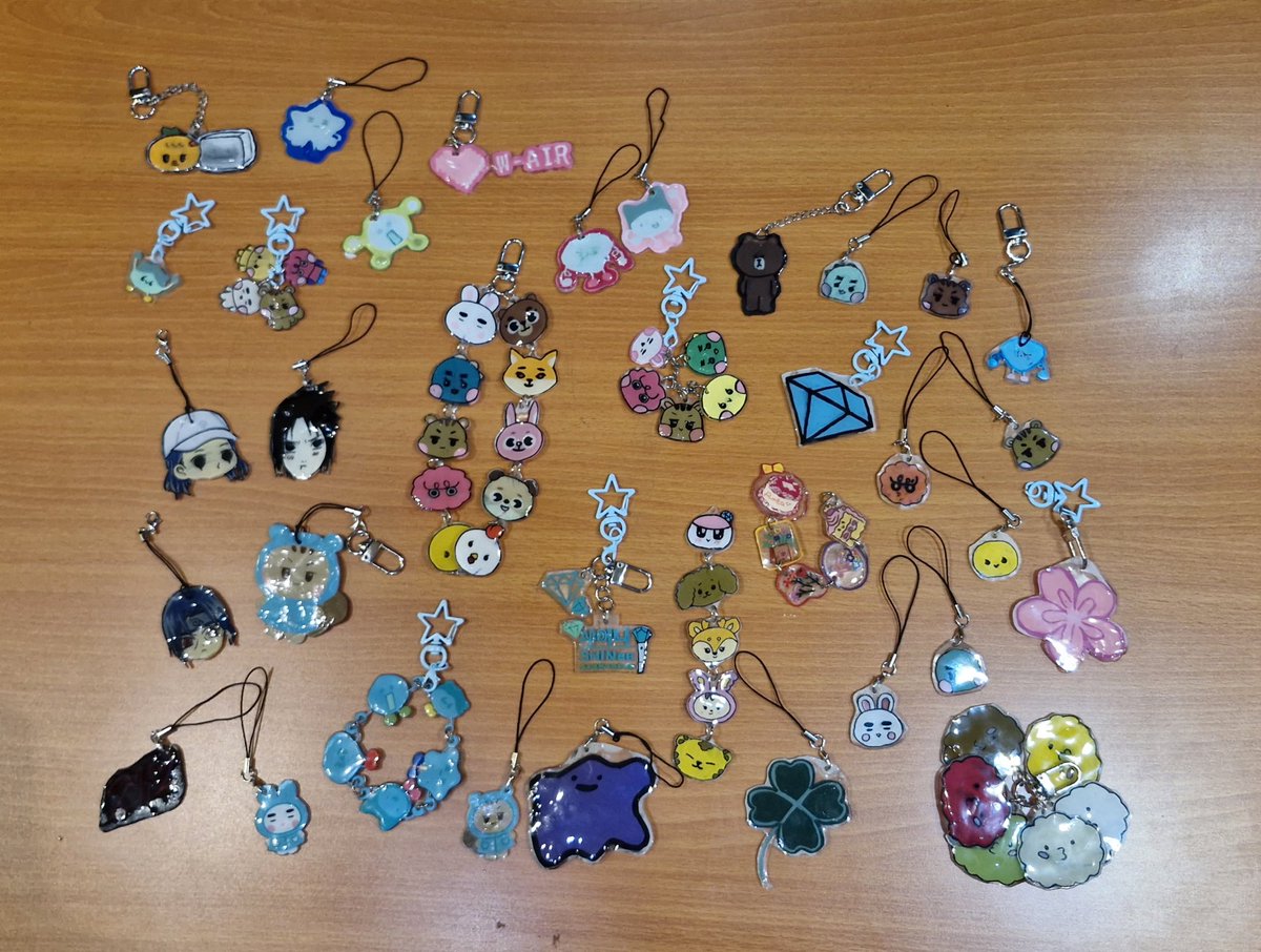 Annyeong Areumdawols!
Dalam rangka  #HappyMINHOday &amp; #HappyONEWday kami persembahkan b’day produktif “shrink keychain workshop” yg tentunya slalu seru dan lucu! Thanks a lot to Shawol Mks for joining us last night. See ya on the next event guys! 💃🏻🫶🏼💖 #SHAWOLINDONESIA