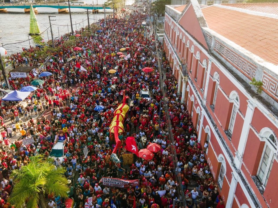 MidiaNINJA's tweet image. Em Recife o ato mobilizou milhares de pessoas para expulsar esse congresso que legisla para golpista e esquece o povo!

#SemAnistia 

Fotos: Bieco Garcia, Ya Benites, Anujornalismo