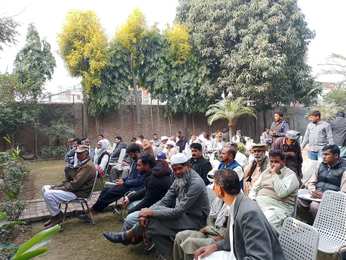 betterpakistan's tweet image. نارووال اقبال منزل ،  پبلک سیکریٹریٹ میں عوامی کچہری کے ذریعہ لوگوں کے مسائل سنے اور متعلقہ محکموں کو ہدایات دیں۔