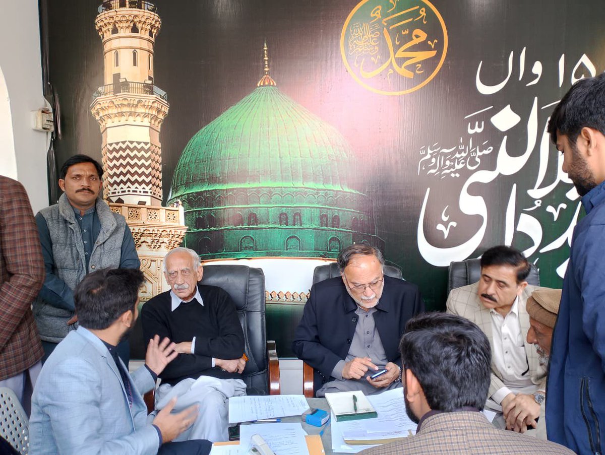 betterpakistan's tweet image. نارووال اقبال منزل ،  پبلک سیکریٹریٹ میں عوامی کچہری کے ذریعہ لوگوں کے مسائل سنے اور متعلقہ محکموں کو ہدایات دیں۔