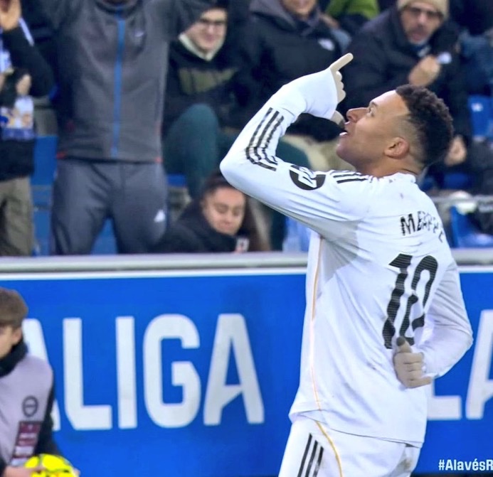 MadridUniversal's tweet image. Rodrygo: Won the ball to start the attack.

Jude Bellingham: Marvelous assist to Kylian Mbappé. 

Vinicus Junior: Decoy run to pull a defender away for Mbappé to shoot.

Kylian Mbappé: Sublime finish to put Real Madrid ahead.

The fantastic four deliver again! 🌟