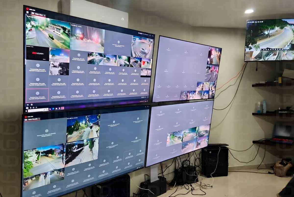 illicitinv's tweet image. #Mexico Hey @elonmusk are you aware that Mexican drug cartels have become major users of @Starlink, relying on it for encrypted communications and connectivity in remote areas?

1. The first video shows armed members of the Mayito Flaco / Cabrera Sarabia organization patrolling…