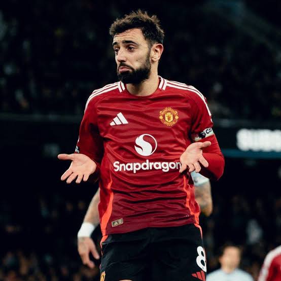 UtdCitypriest's tweet image. There’s a specific goal Bruno will score tomorrow just to remind everyone he saw that Pedri comparison on the timeline 😂