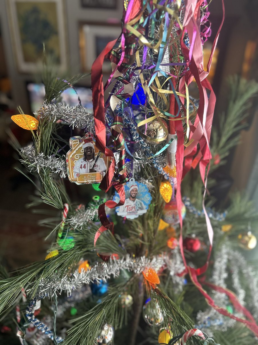 Jdotcare's tweet photo. Anybody else actually use the Topps Christmas Ornaments? 🌲🎅🏼 @CardPurchaser what are your thoughts? https://t.co/QOO6KoJ28w