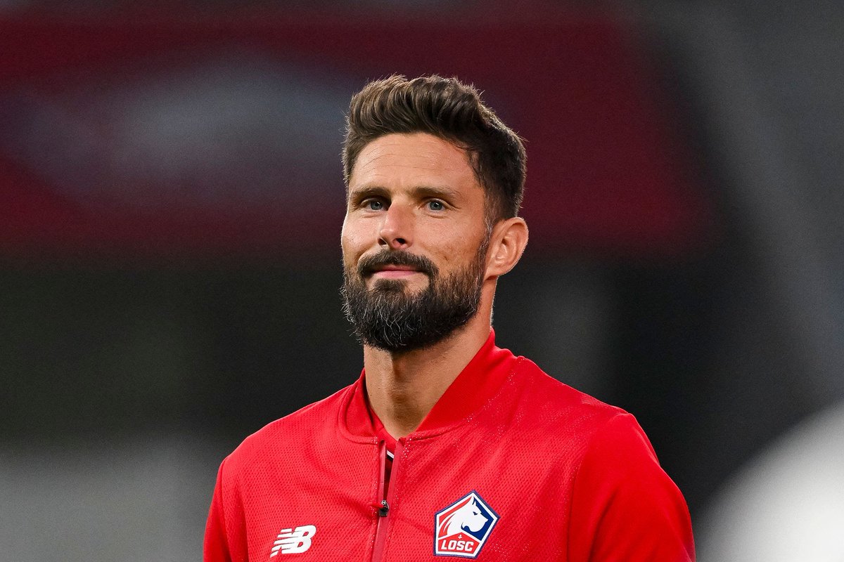 🚨 Oliver Giroud will join Sky as a pundit for Manchester United vs Bournemouth tomorrow night. 

<a href="/Carra23/">Jamie Carragher</a> tells Sky he is 'really looking forward to it,' but did struggle to announce his name.. 🤣